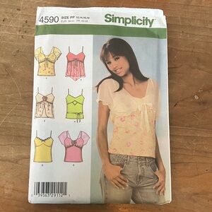 Simplicity Women's dainty Blouse Pattern - camisole